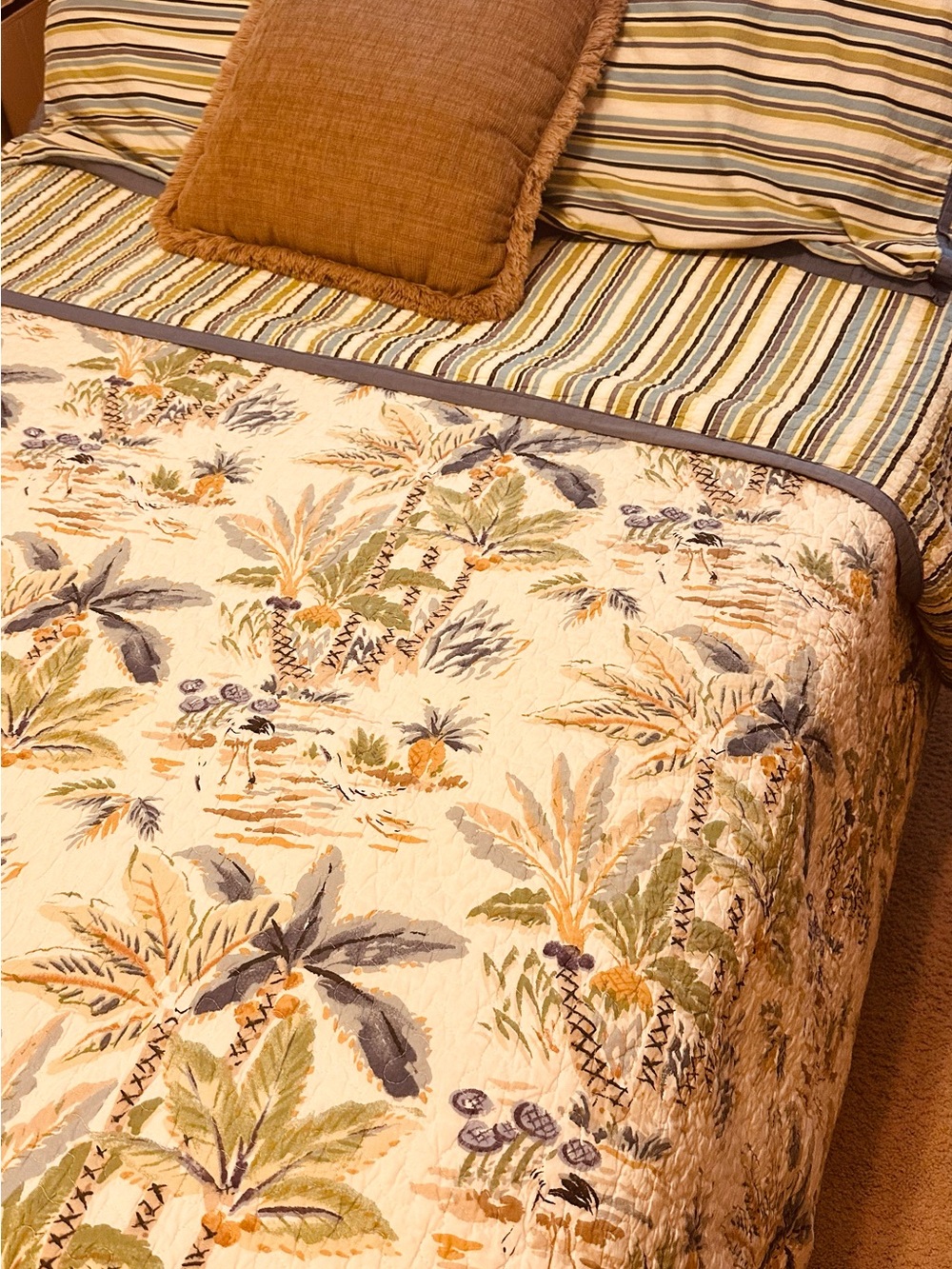 Coastal Bedding- 3pc set: Full/Queen Quilt w/shams